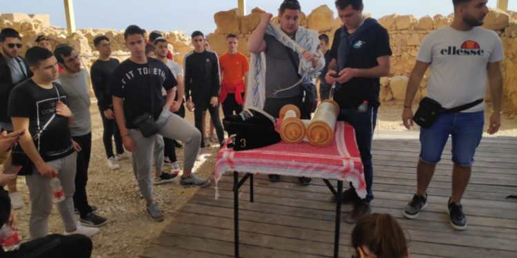 Estudiantes franceses judíos son alentados a migrar a Israel debido al antisemitismo