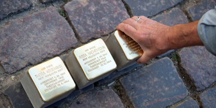 Ciudad de Italia rechaza memorial conmemorativo al Holocausto y lo llama “divisorio”