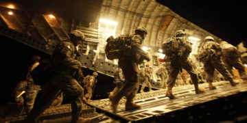 Ataque con cohetes golpea base militar de Estados Unidos en Bagdad
