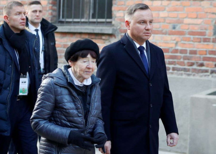 Presidente de Polonia visita Auschwitz junto a sobrevivientes del Holocausto