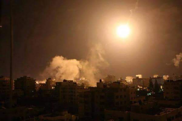Israel ataca posiciones islamistas en Gaza en respuesta a los cohetes