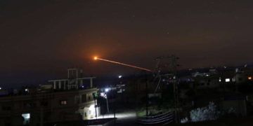 Informe: Israel atacó un camión de armas en la frontera entre Irak y Siria
