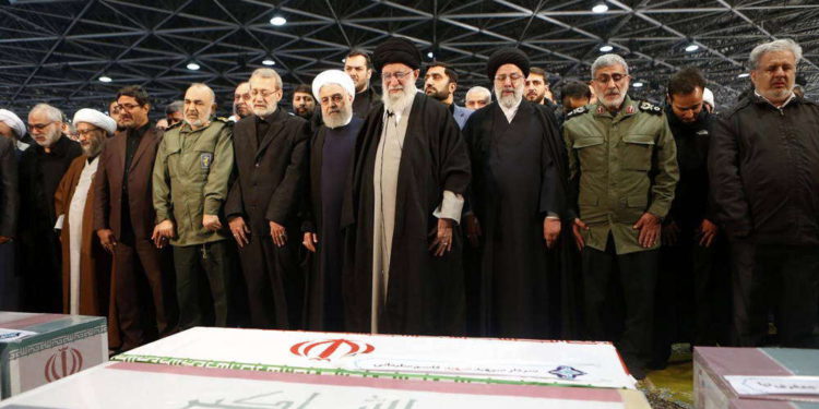 El régimen de Irán enfrenta la ausencia de Soleimani