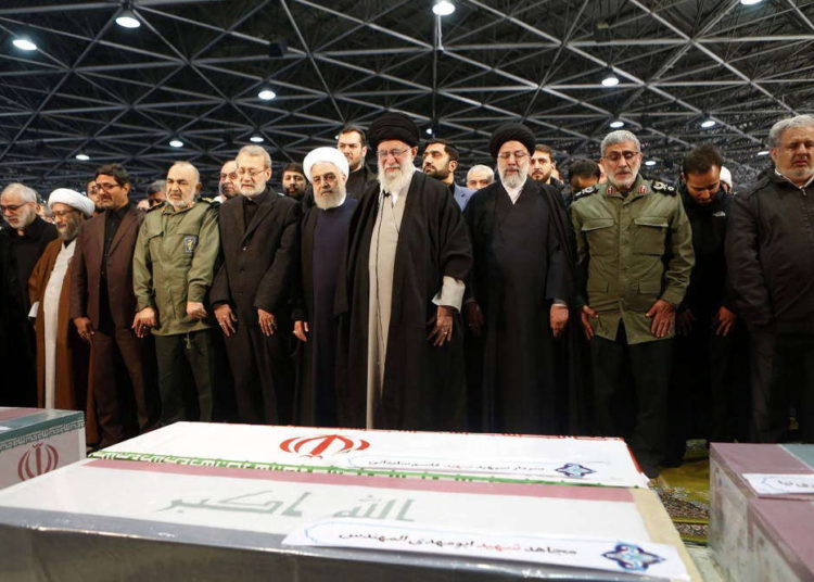 El régimen de Irán enfrenta la ausencia de Soleimani