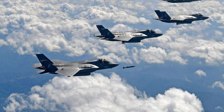 Israel y Estados Unidos realizan simulacro conjunto con cazas F-35Aérea de los Estados Unidos pone a 52 caza F-35 a volar