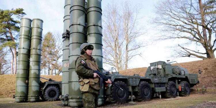 Rusia entrega el segundo regimiento del sistema de misiles S-400 a China