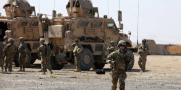 Dos cohetes impactan en base iraquí que alberga tropas de Estados Unidos