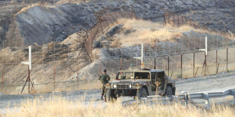 Jeep de las FDI golpeado por un tren en el sur de Israel
