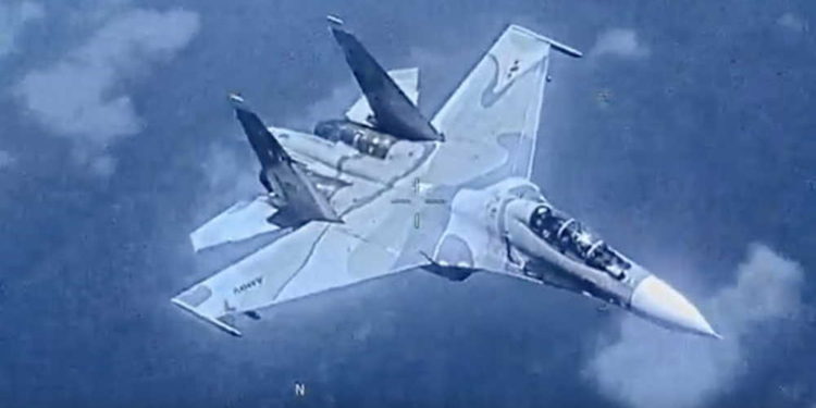 Cazas rusos Su-30 interceptan aviones de reconocimiento de EE.UU. sobre el Mar Negro