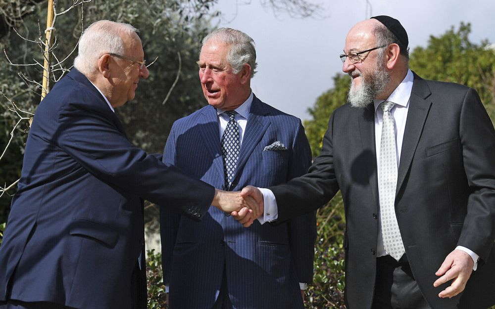 Príncipe Carlos se reúne con Rivlin y sobrevivientes del Holocausto en Jerusalén