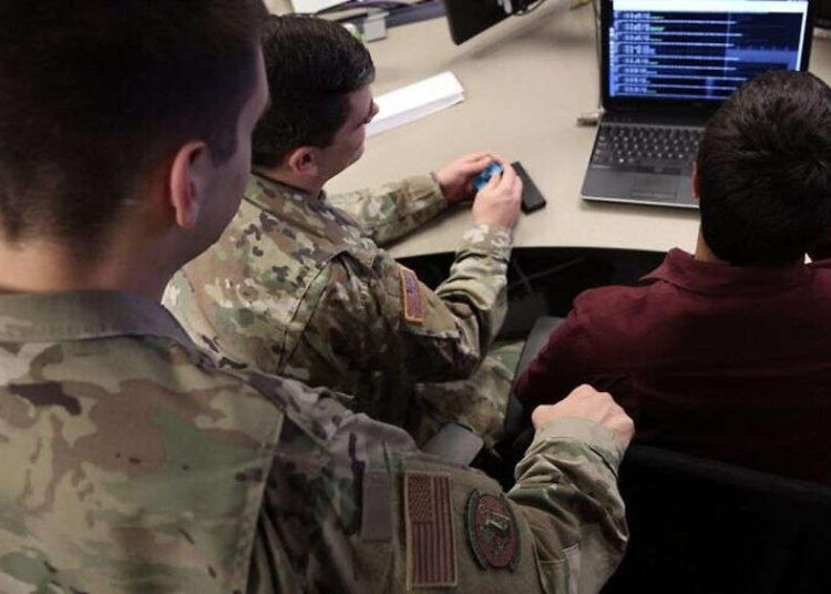 FDI refuerza lazos de defensa con el Comando Cibernético de EE. UU.