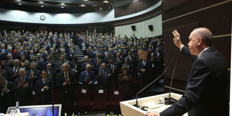 Parlamento de Turquía votará sobre el envío de tropas a Libia