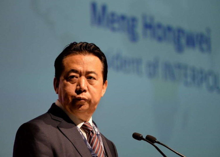 China condena al ex jefe de Interpol a 13 años de cárcel