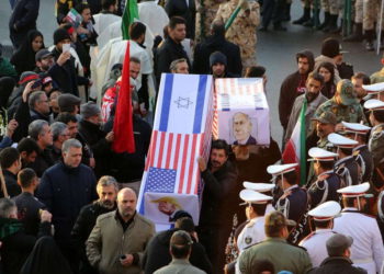 Iraníes amenazan a Israel y EE. UU. durante el funeral de Soleimani