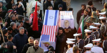 Iraníes amenazan a Israel y EE. UU. durante el funeral de Soleimani