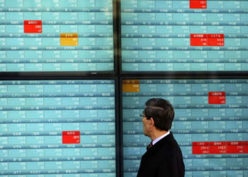 Mercados financieros del mundo caen debido a las tensiones en Medio Oriente