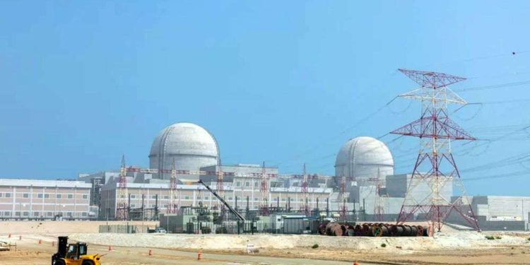 Emiratos Árabes Unidos emite licencia de reactor para la primera central nuclear árabe
