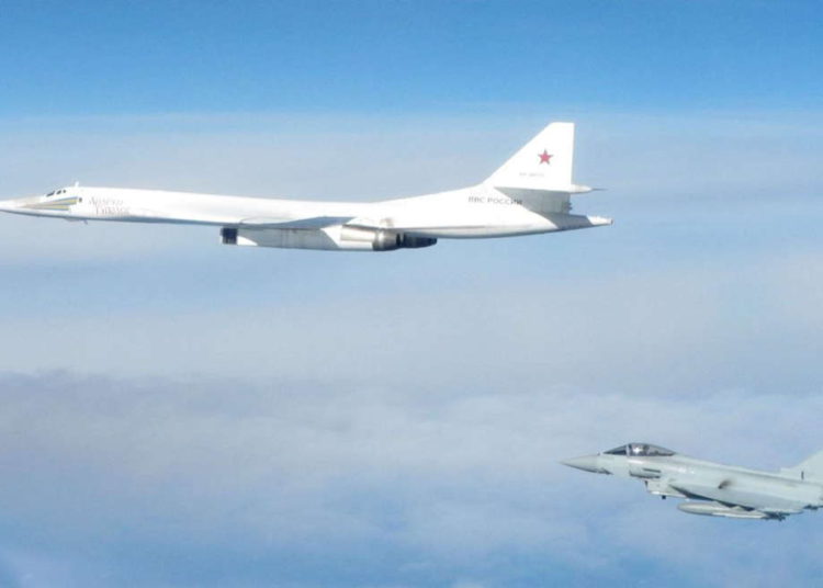 Rusia armará bombarderos estratégicos Tu-160 con misiles hipersónicos