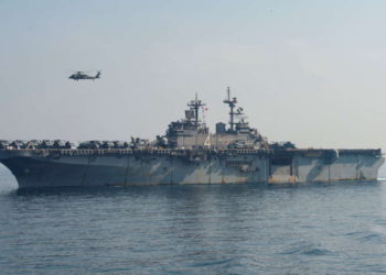 Buque de guerra estadounidense incauta misiles diseñados por Irán en el Mar Arábigo