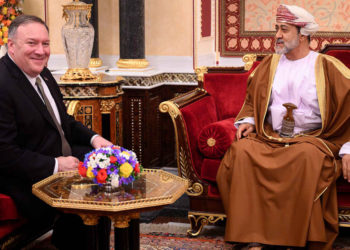 Pompeo reafirma los “estrechos lazos” con Omán durante reunión con el nuevo sultán