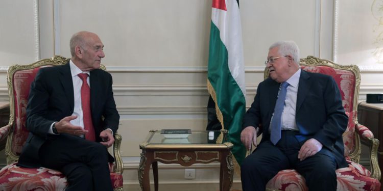 Olmert y Abbas ofrecerán una conferencia de prensa contra el plan de paz Trump