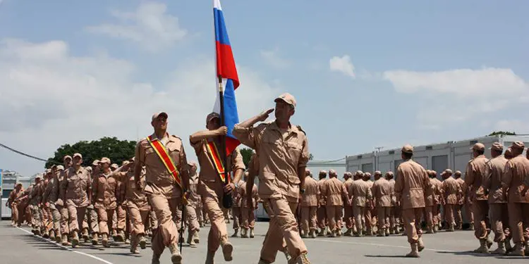 Irán utiliza la base aérea rusa de Khmeimim para transportar armas a Siria