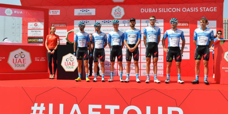 Equipo de ciclismo de Israel compite en los Emiratos Árabes Unidos