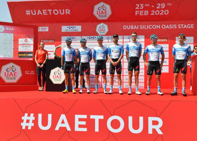 Equipo de ciclismo de Israel compite en los Emiratos Árabes Unidos