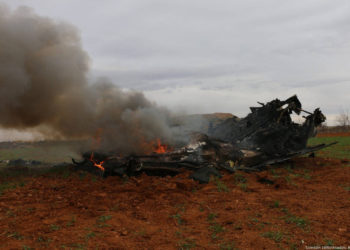 Rebeldes respaldados por Turquía derriban helicóptero sirio en Idlib