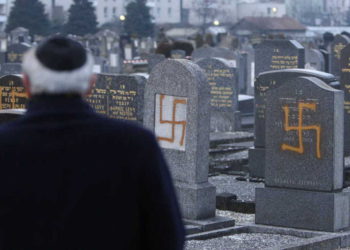 Cementerio judío en Holanda es profanado con esvásticas y frases antisemitas