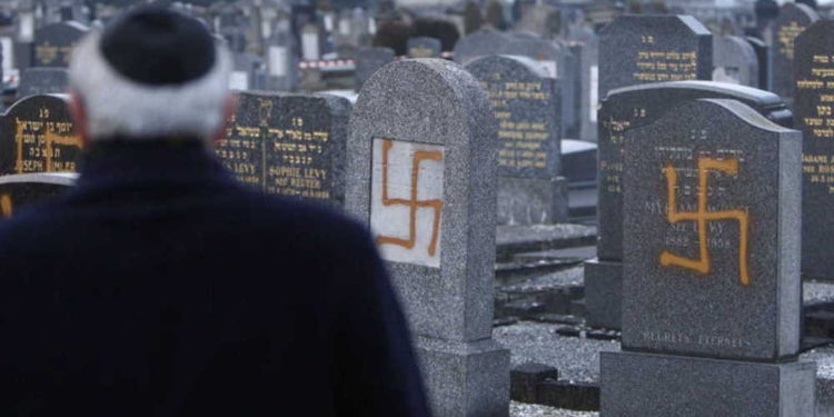 Cementerio judío en Holanda es profanado con esvásticas y frases antisemitas