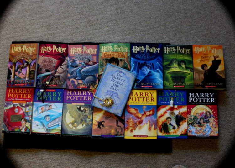 La serie de libros de “Harry Potter” recibe traducción oficial al yiddish