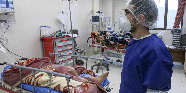 Irán: Muertes por coronavirus llegan a 145 a medida que los infectados ascienden a seis mil
