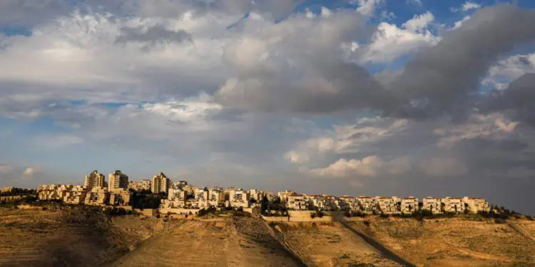 Netanyahu autoriza construcción de 3.500 viviendas en el poblado E1 de Judea y Samaria