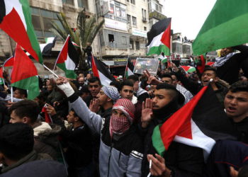 Las consecuencias del coronavirus empujan a los palestinos al borde de la anarquía