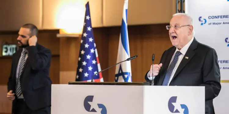 El presidente Reuven Rivlin habla en la Conferencia de Presidentes de las principales organizaciones judías estadounidenses en Jerusalén, el 17 de febrero de 2020. (Olivier Fitoussi / Flash90)