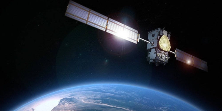Nave espacial de Rusia persigue a multimillonario satélite espía de Estados Unidos