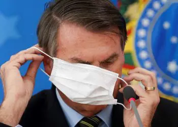 Presidente de Brasil, Jair Bolsonaro, da positivo a COVID-19