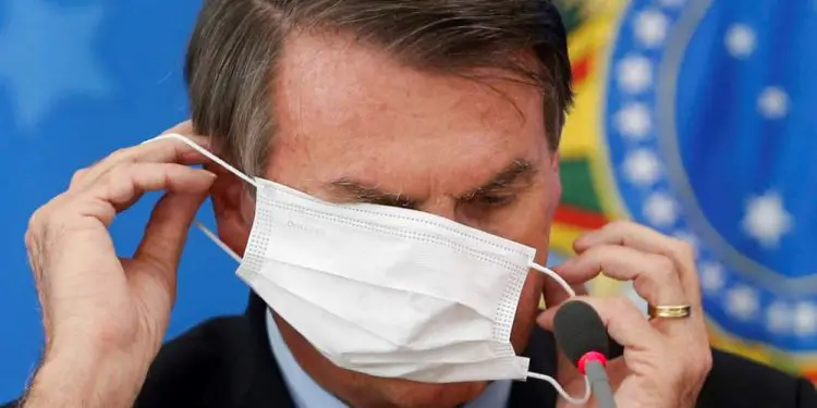 Presidente de Brasil, Jair Bolsonaro, da positivo a COVID-19