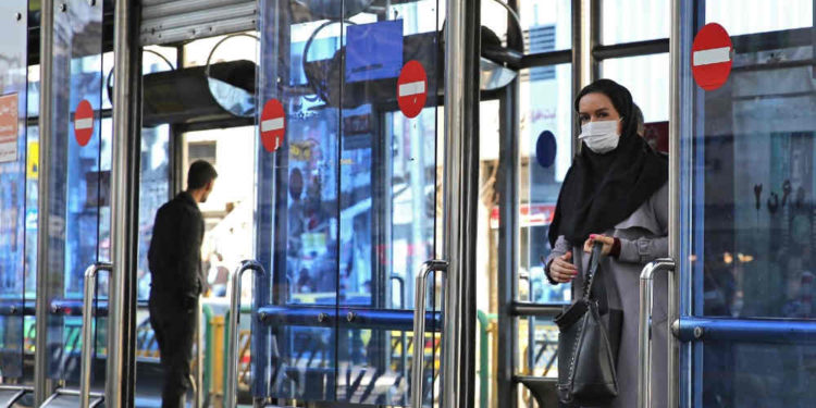 Irán reporta un total de 237 muertes por coronavirus