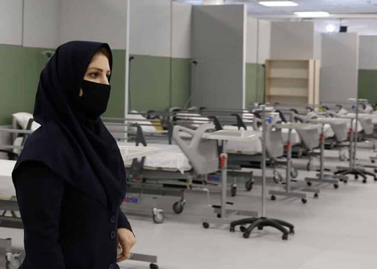 Cientos de iraníes mueren intoxicados al ingerir falsa cura para el coronavirus