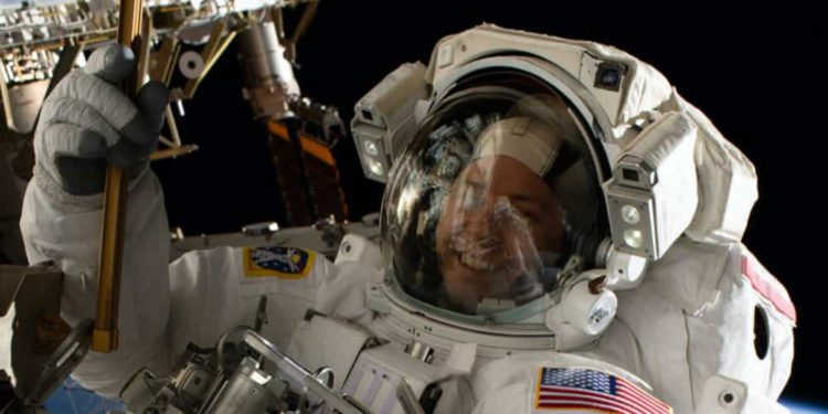 El astronauta ve Tel Aviv desde el espacio y envía bendiciones