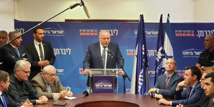 Liberman envía su lista de demandas al Likud
