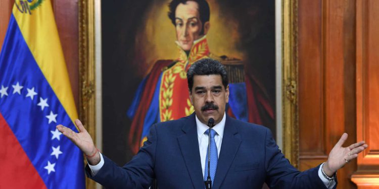 Facebook congela página del dictador de Venezuela por información errónea sobre el Covid-19