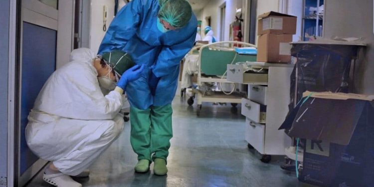 Las abrumadoras muertes por coronavirus en Italia: Pueden ser más un anticipo que una anomalía