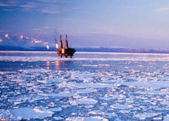 Rusia avanza por los 513 mil millones de barriles de petróleo de la Antártida