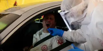El 70% de pacientes con COVID-19 en Israel se infectaron por cepa que originada en EE.UU.