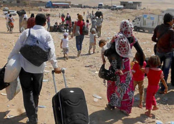 Turquía traslada refugiados sirios hacia su frontera con Grecia