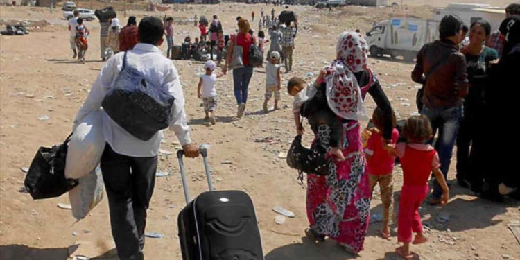 Turquía traslada refugiados sirios hacia su frontera con Grecia