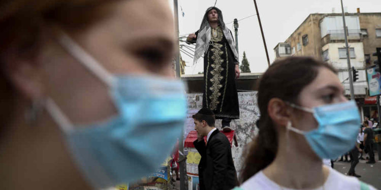 Israel prohíbe las reuniones de más de 2.000 personas y limita las visitas a hospitales